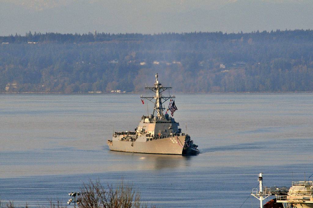The USS Shoup arrives at Naval Station Everett at around 10 a.m. Sunday. (Sue Misao / The Herald)