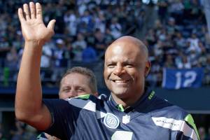 Retired NFL star Warren Moon sued for sexual harassment