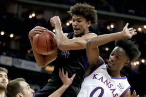 Washington stuns No. 2 Kansas 74-65
