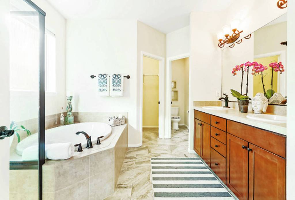 Skyline Heights NW contemporary charmer