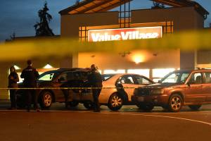 1 person shot in Everett thrift store parking lot
