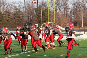 Stanwood Jr. Bantams football wins 2 of 3 at national tourney