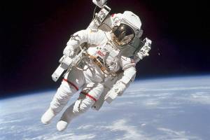 First NASA astronaut to fly untethered in space dies at 80