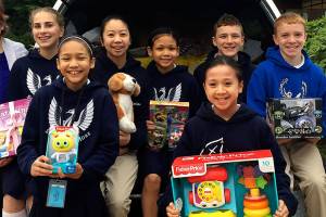 School kids fill “sleigh” for peers