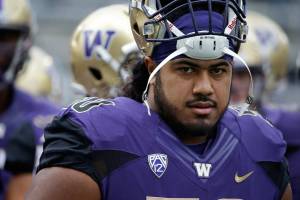 Huskies’ Vea announces he’ll enter the NFL draft