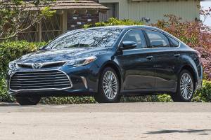 Premium Toyota Avalon blends Lexus qualities, Camry pricing