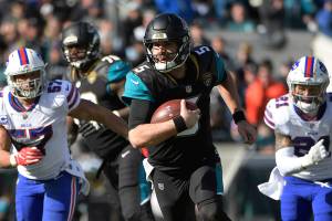 Jaguars beat Bills 10-3 to advance in the AFC playoffs