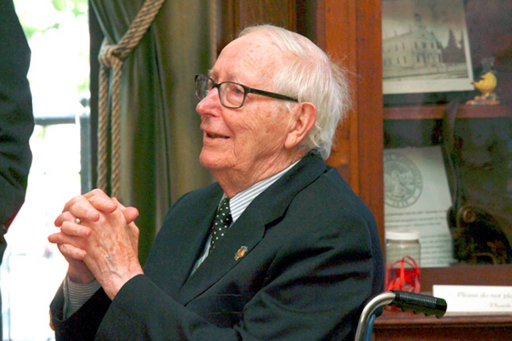 This undated photo shows former Gov. John Spellman during a visit to the state capital in Olympia. (Benjamin Helle/Washington State Archives)