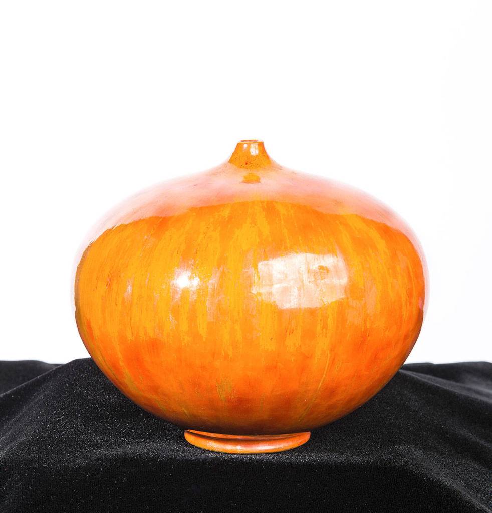 One of Virginia Weisels colorful pots, Bottle, circa 1963. (Courtesy of Herb & Lucy Pruzan)