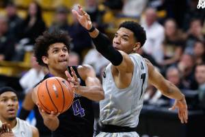 Huskies men overcome slow start to beat Colorado