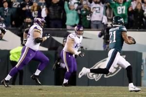 Foles, Eagles fly into Super Bowl, rout Vikings 38-7