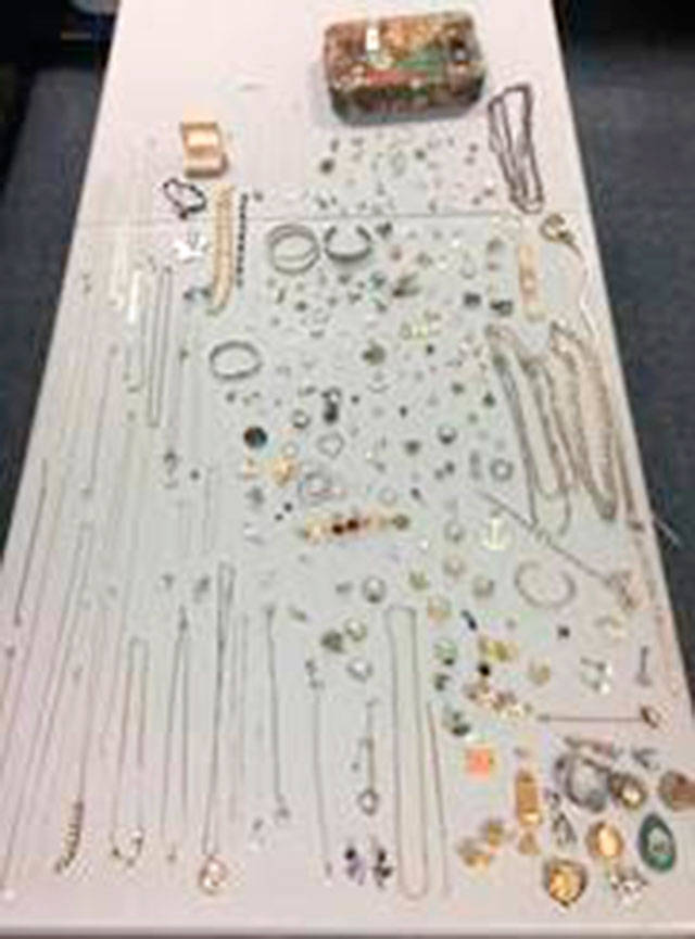 Police believe this jewelry was stolen. (Washington State Patrol)