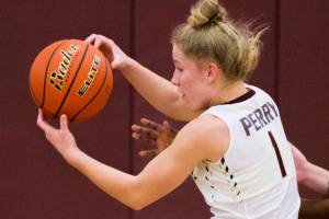 Diminutive Lakewood senior a rebounding machine