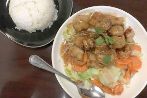 Lake Stevens joint serves Thai food with a side of sass