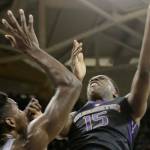 Green’s buzzer-beater gives UW a dramatic win over Arizona