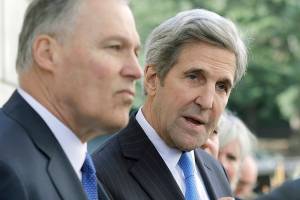 Kerry lends Inslee a hand selling the idea of a carbon tax