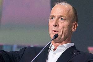 Airbus expects strong growth, looks past plane troubles