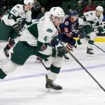 Everetts Garrett Pilon controls the puck in the first period Sunday afternoon at Angel of the Winds Arena in Everett on February 18, 2018. The Silvertips won 4-0. (Kevin Clark / The Daily Herald)