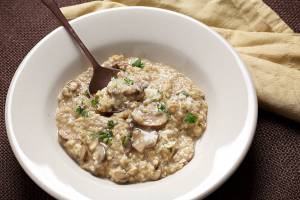 This mushroom risotto swaps Arborio rice for steel-cut oats