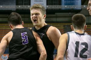Kamiak boys defeat Union in opening-round 4A Hardwood Classic game