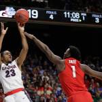 Gonzaga guard Zach Norvell Jr. (23) shoots as Ohio State forward JaeSean Tate (1) defends during the first half of a second-round NCAA Tournament game on March 17, 2018, in Boise, Idaho. (AP Photo/Ted S. Warren)