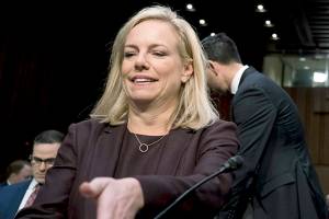 Senators press Trump officials on safeguarding 2018 ballots