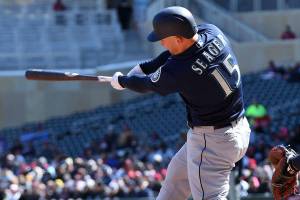 M’s bats heat up on frigid day in Minnesota