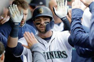 Haniger shows discipline at the plate — the dessert plate