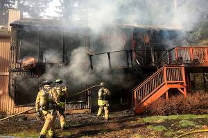 Family escapes fire at Lynnwood home