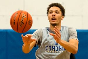 Edmonds CC basketball standout signs with Drexel