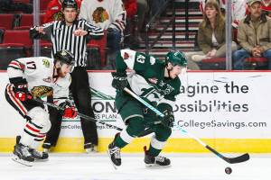 Tips survive frenzied finish, beat Winterhawks to take 3-1 lead