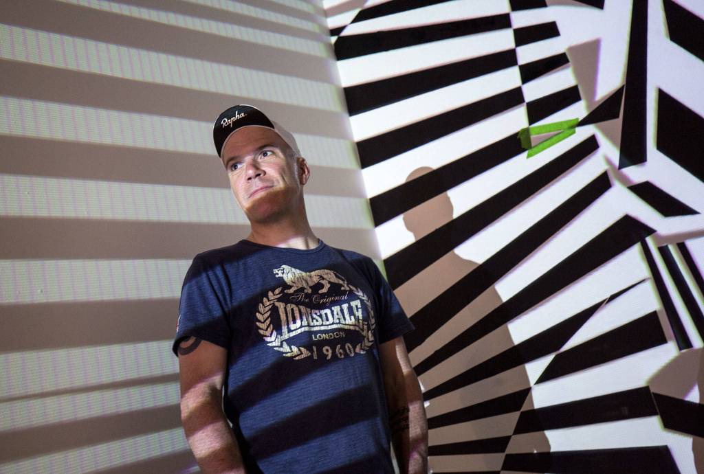 <a href="http://www.heraldnet.com/life/learn-how-artists-use-math-at-schack-show/" target="_blank">Seattle artist Harold Hollingsworth</a> paints Dazzle Ship patterns on walls at the Schack Art Center for its upcoming exhibition, The Intersection of Art + Math, on April 23 in Everett. (Andy Bronson / The Herald)