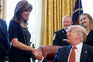 Trump hails bravery of crew, passengers aboard damaged 737