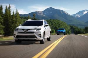 2018 Toyota RAV4 Hybrid SE: compact crossover with sporty attitude