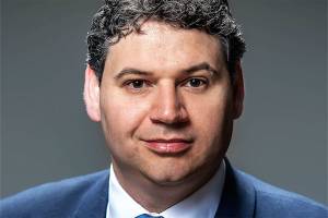 UW Bothell professor honored for teaching