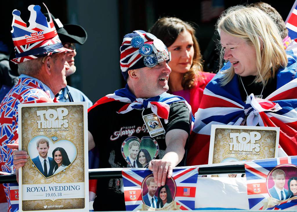 Royal fans wait to watch a rehearsal of the royal wedding in Windsor, England, on Thursday. (Frank Augstein / Associated Press)