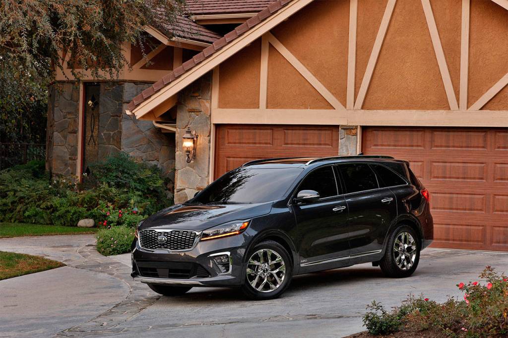 The 2019 Kia Sorento has updated exterior styling that includes new front and rear fascias. (Manufacturer photo)