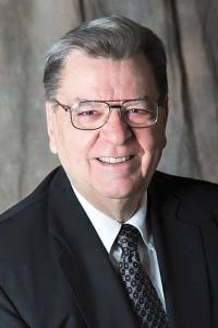 Everett Chorale’s season-ending concert will be Lee Mathews’ last