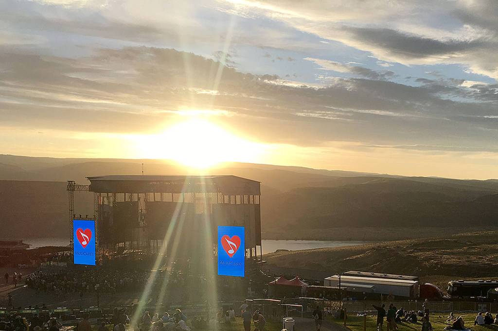 Fans flock around the main stage May 25 during Sasquatch! Music Festival at the Gorge Amphitheatre in George, Washington. (Ben Watanabe / The Herald)