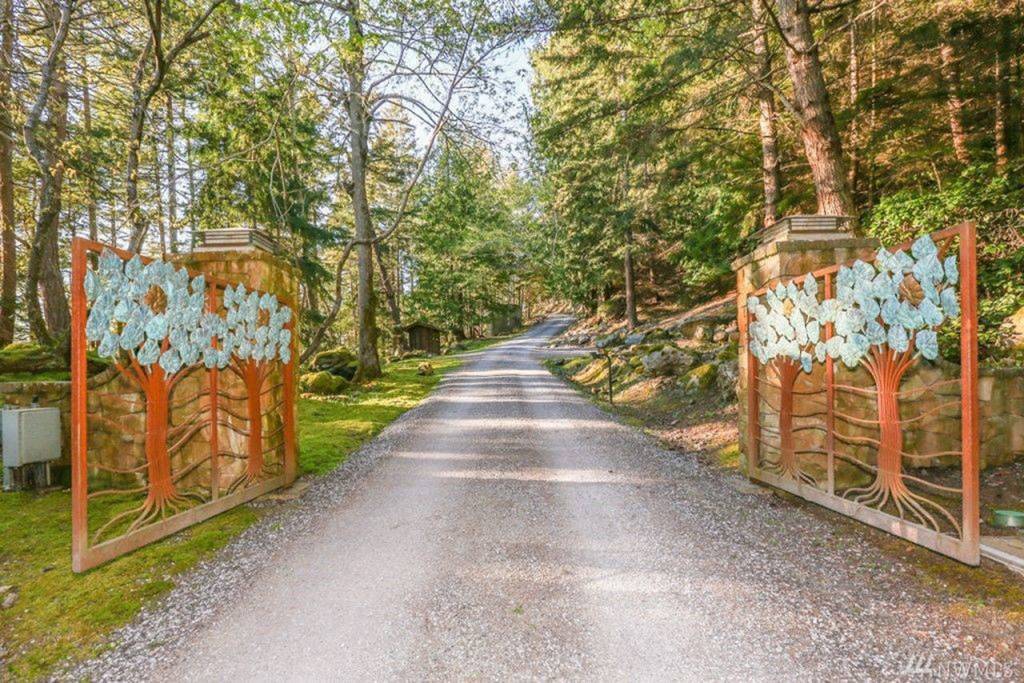 Madroneagle (Wally Gudgell/Windermere)