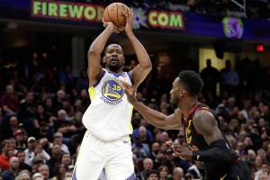 Warriors push Cavs to brink with 110-102 win in Game 3