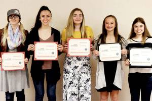 Tillicum Kiwanis award scholarships to graduating seniors