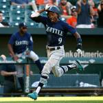 M’s sweep Orioles with another extra-innings win