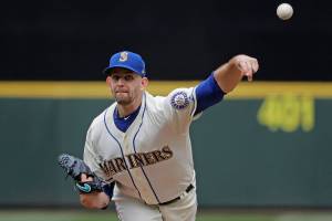 Mariners blank the Royals 1-0 for their seventh straight win