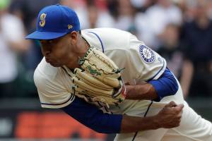 Mariners closer Edwin Diaz named AL reliever of the month