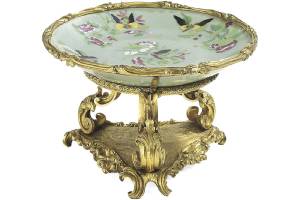 Vintage tazza is from the late 19th- to early 20th-century