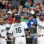 Mariners top Angels 4-1