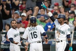 Mariners top Angels 4-1