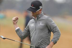 Housemates Zach Johnson, Kisner share lead at British Open