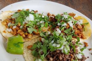 La Carreta serves taco truck fare — minus the truck